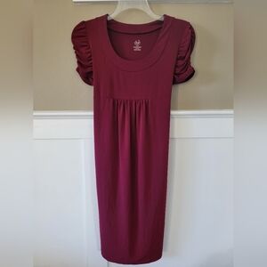 DUO, Maternity Burgundy Dress, Size Small‎